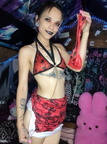 Best Minnesota OnlyFans Model sexy photo - Savage Siren (@savagesirenxxx) wearing a red two piece