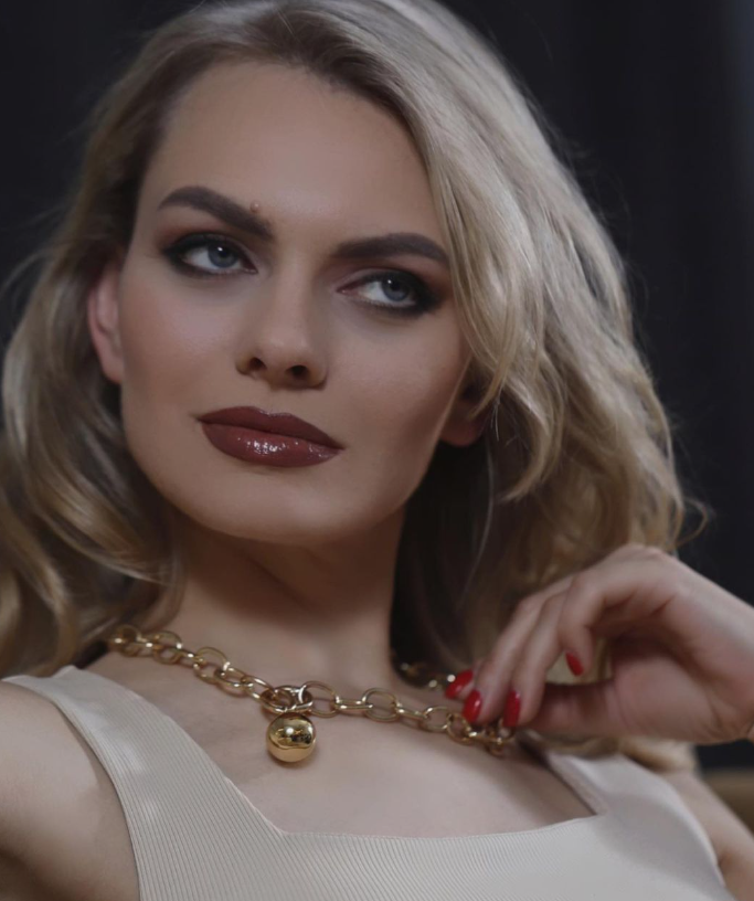 Margot Robbie OnlyFans lookalike Anastasyia Princhina Zaharova as Margot Robbie.